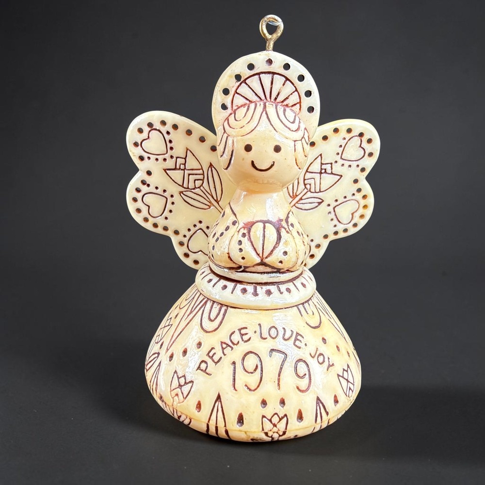 1979 Hallmark Holiday Scrimshaw Angel Ornament Resin Peace Love Joy Vintage 3"